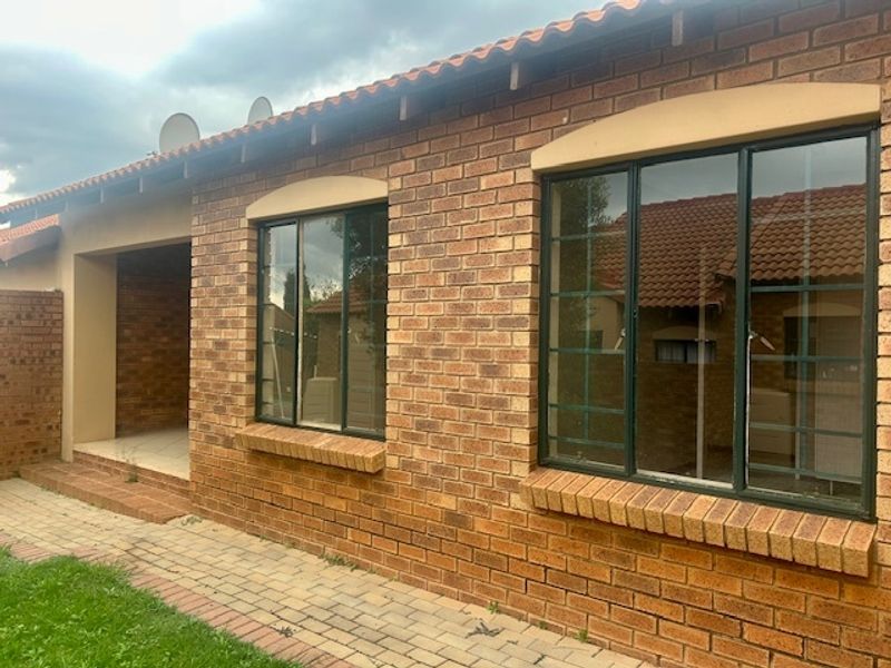 Townhouse For Sale In Centurion - Photo 6