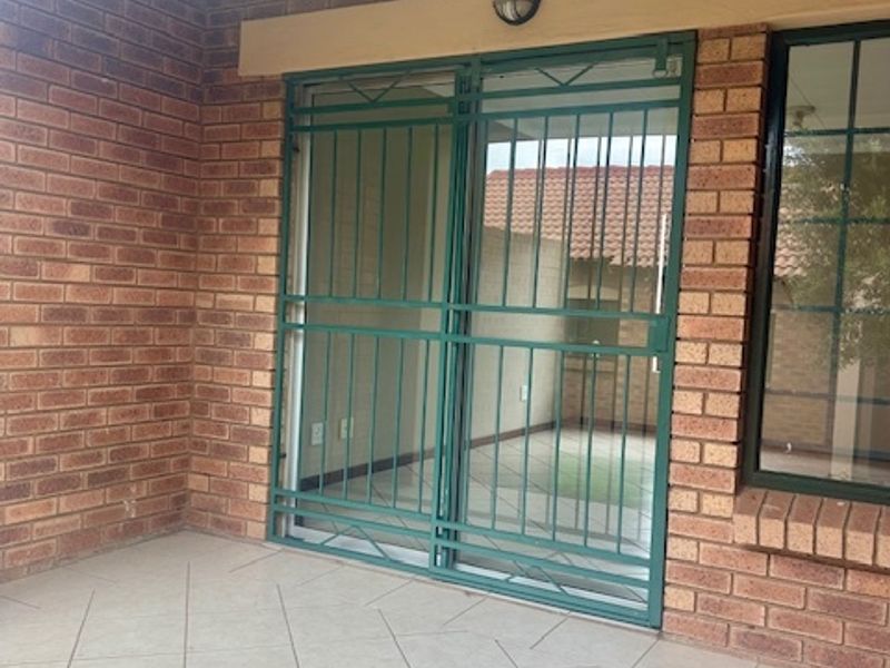 Townhouse For Sale In Centurion - Photo 7