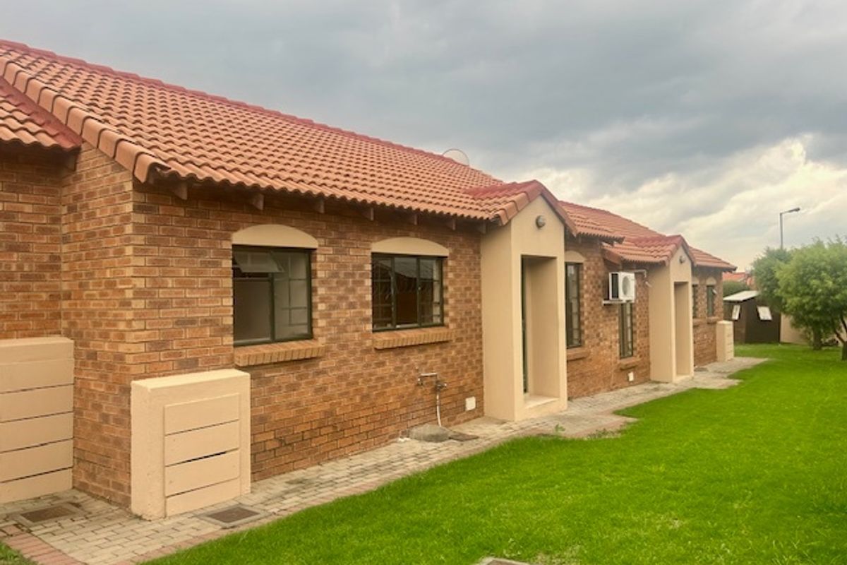 Townhouse For Sale In Centurion - Photo 2