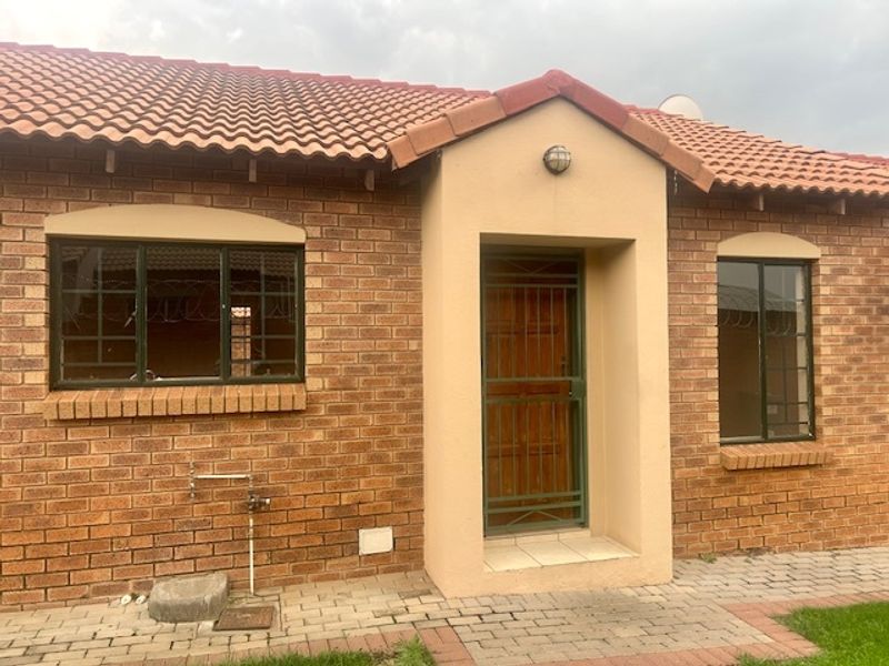Townhouse For Sale In Centurion - Photo 3