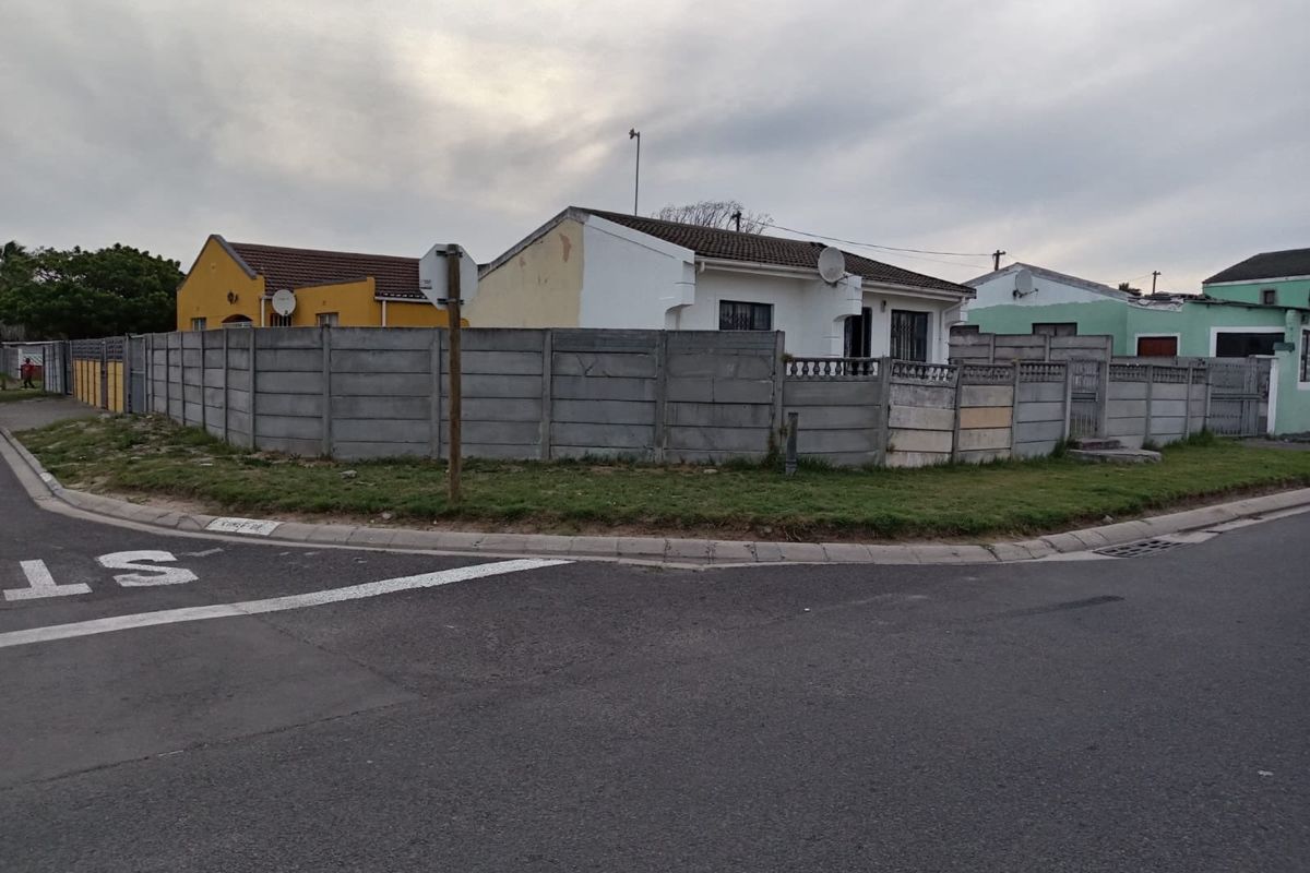 House For Sale In Khayelitsha - Photo 2