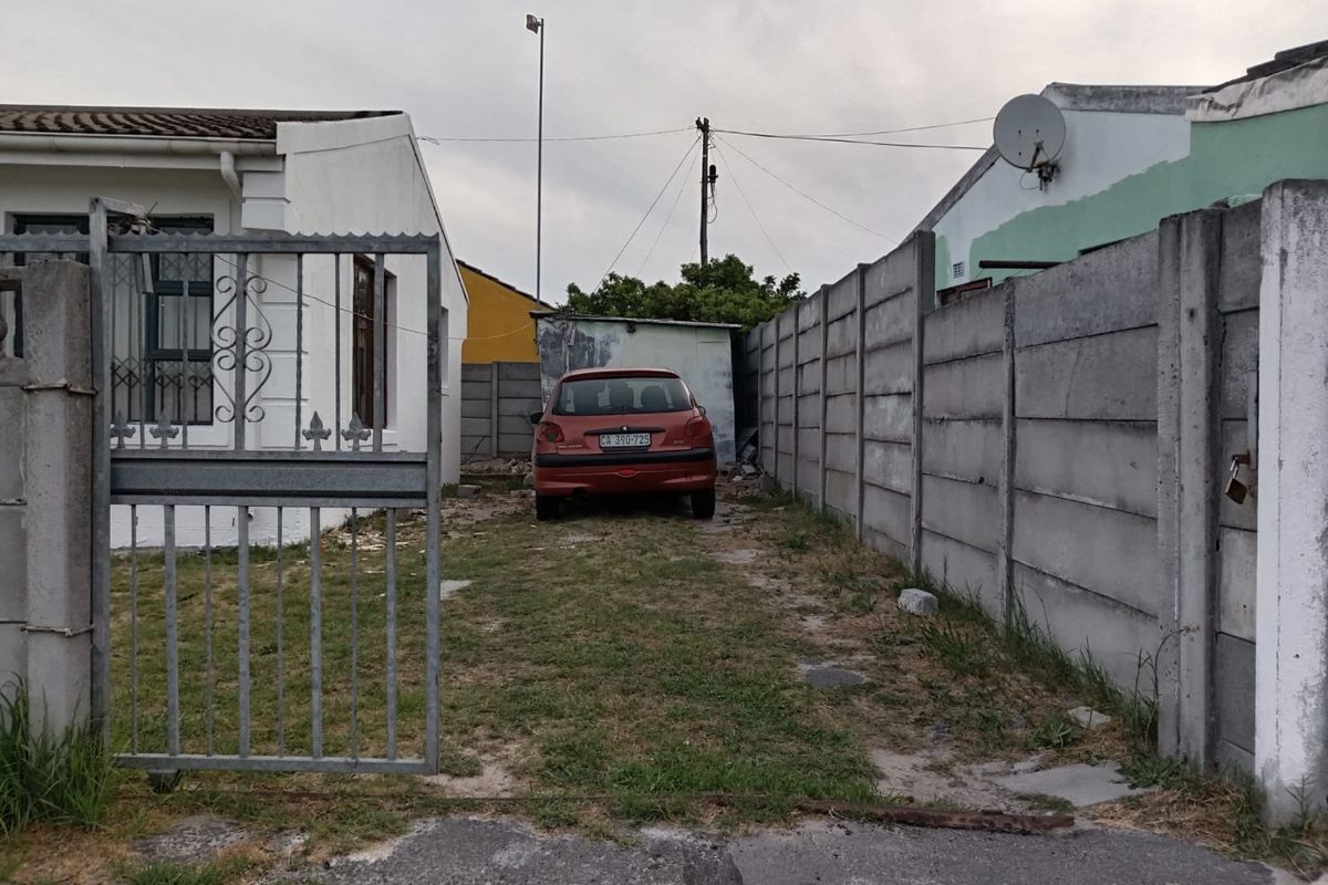 House For Sale In Khayelitsha - Photo 3