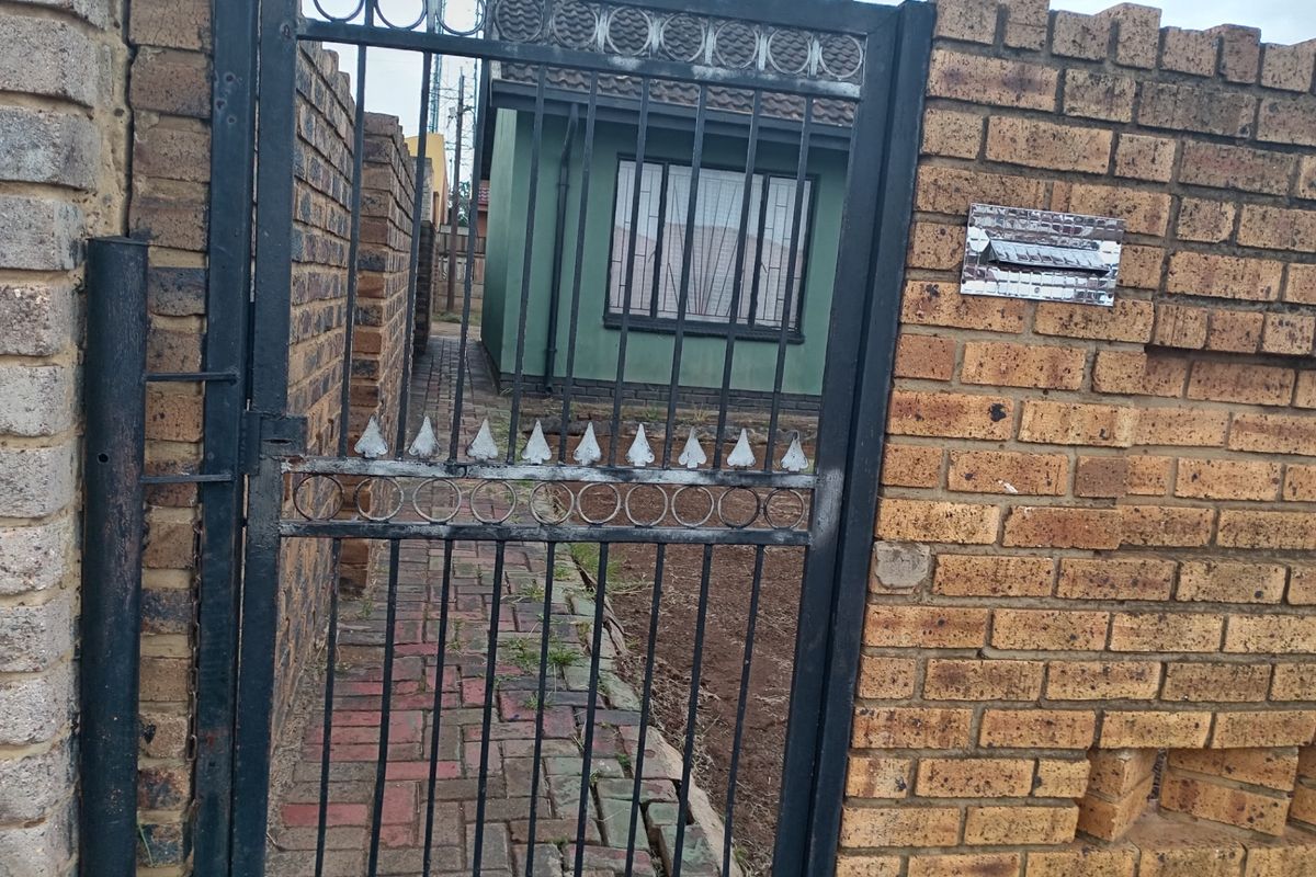 House For Sale In Evaton - Photo 2