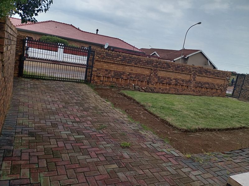 House For Sale In Evaton - Photo 3