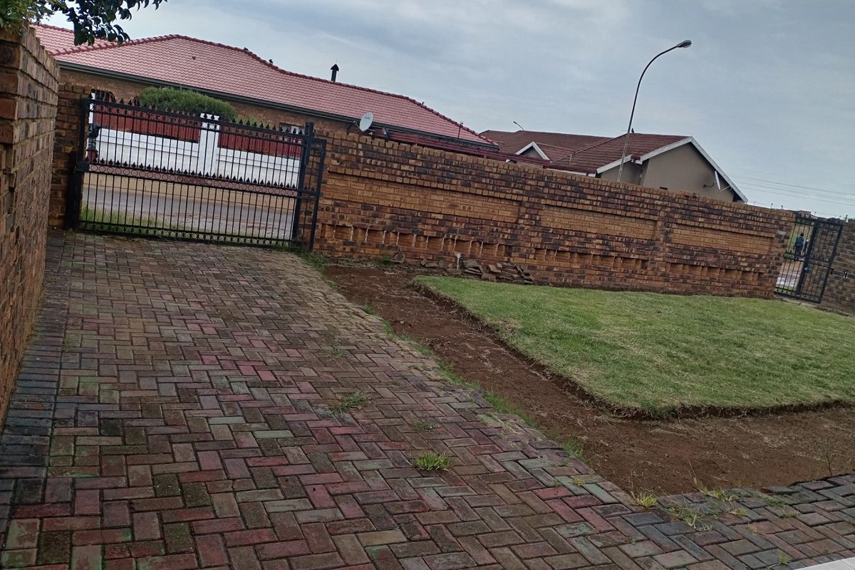 House For Sale In Evaton - Photo 3