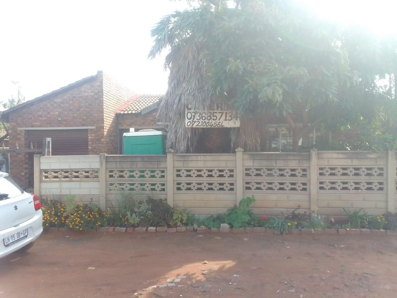 House For Sale In Evaton - Photo 1