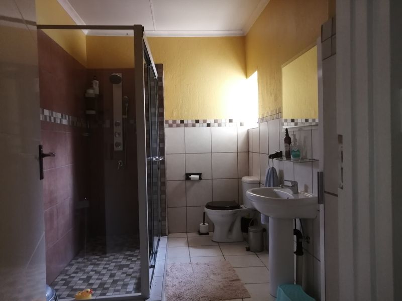 House For Sale In Johannesburg - Photo 9
