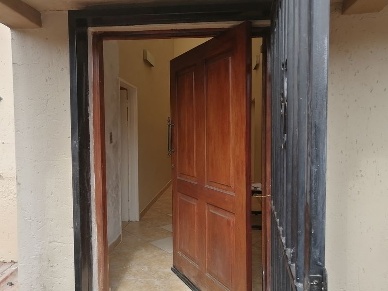 House For Sale In Johannesburg - Photo 7