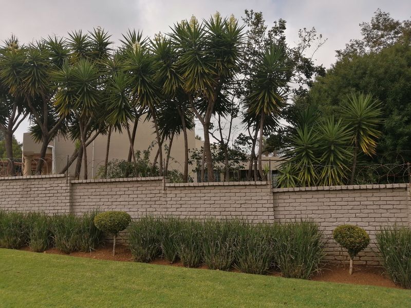 House For Sale In Johannesburg - Photo 1