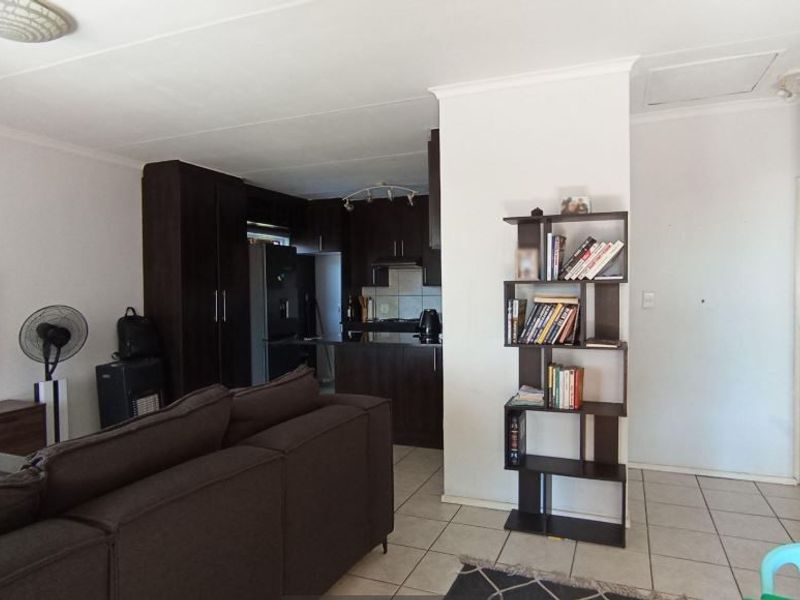 Apartment For Sale In Midrand - Photo 2