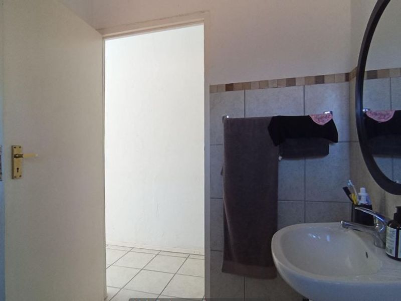 Apartment For Sale In Midrand - Photo 10