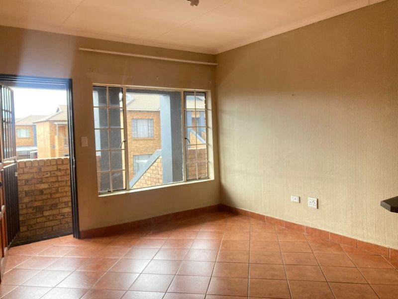 Apartment For Sale In Boksburg - Photo 2