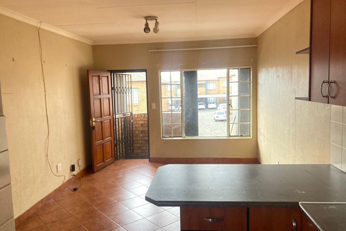 Apartment For Sale In Boksburg - Photo 4