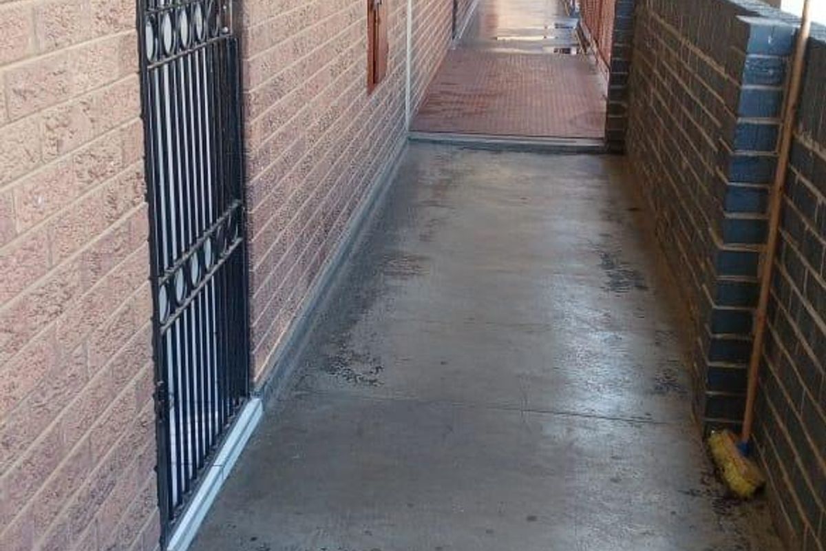 Apartment For Sale In Pretoria - Photo 2