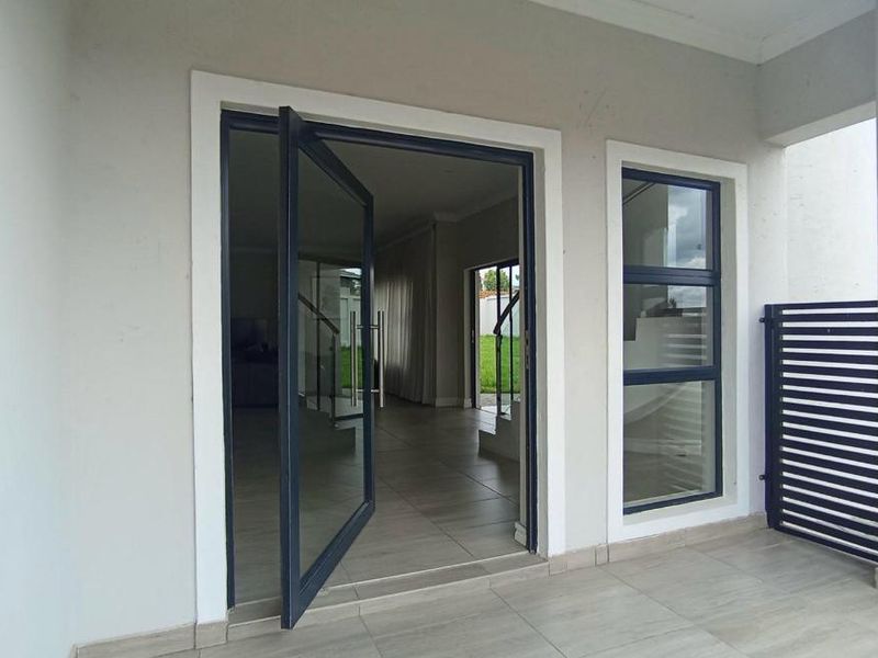 House For Sale In Centurion - Photo 3