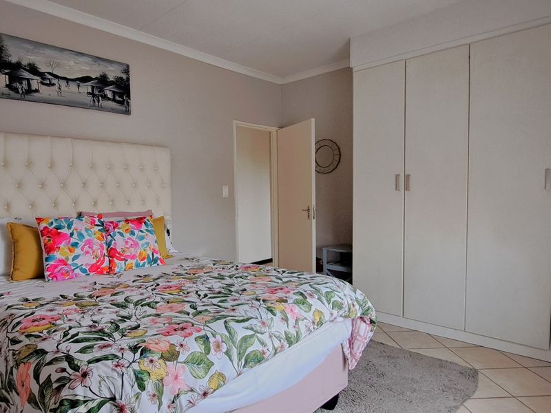 Townhouse For Sale In Midrand - Photo 7