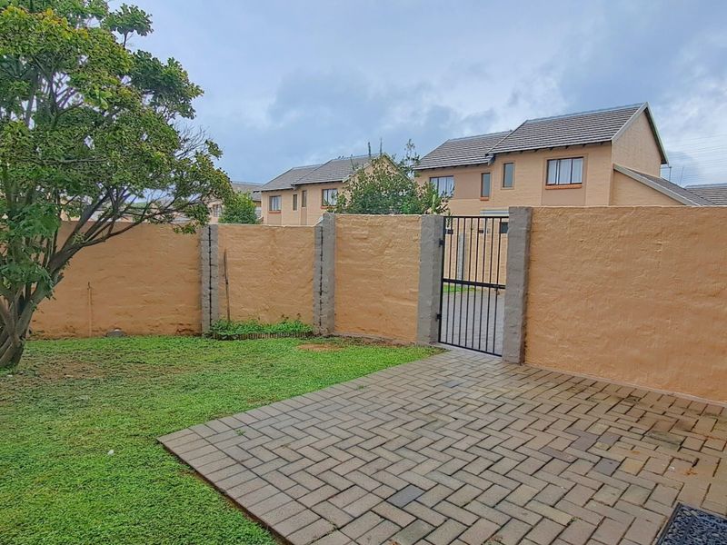 Townhouse For Sale In Midrand - Photo 5
