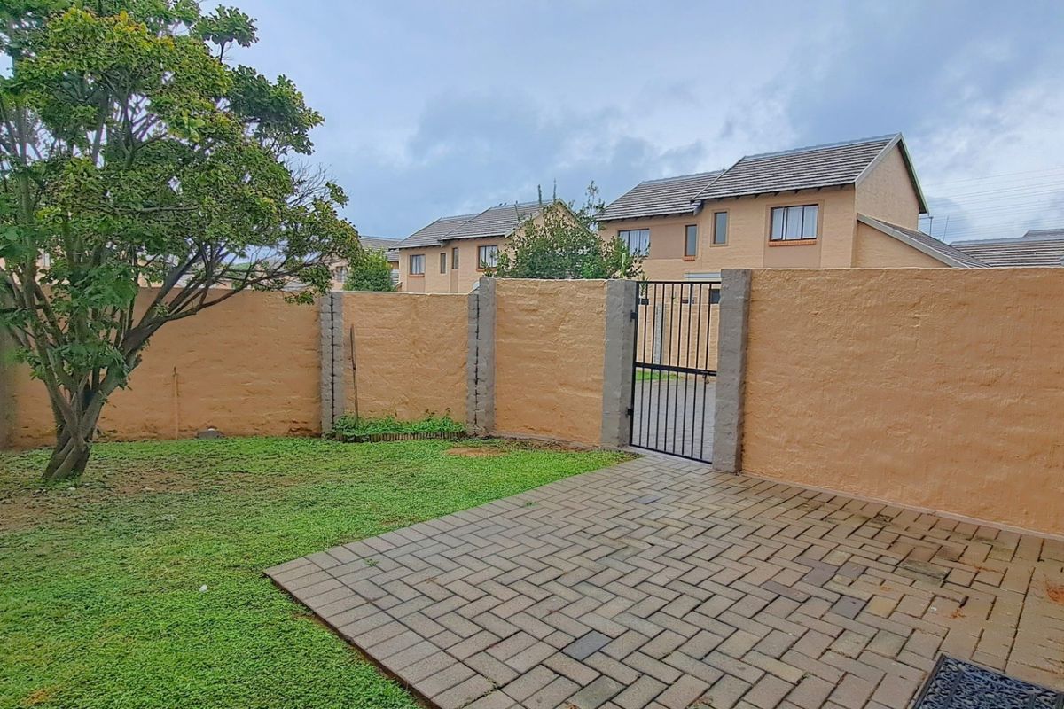 Townhouse For Sale In Midrand - Photo 5