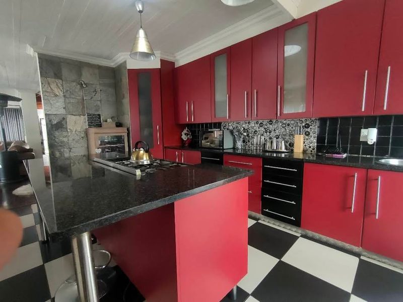 House For Sale In Roodepoort - Photo 6