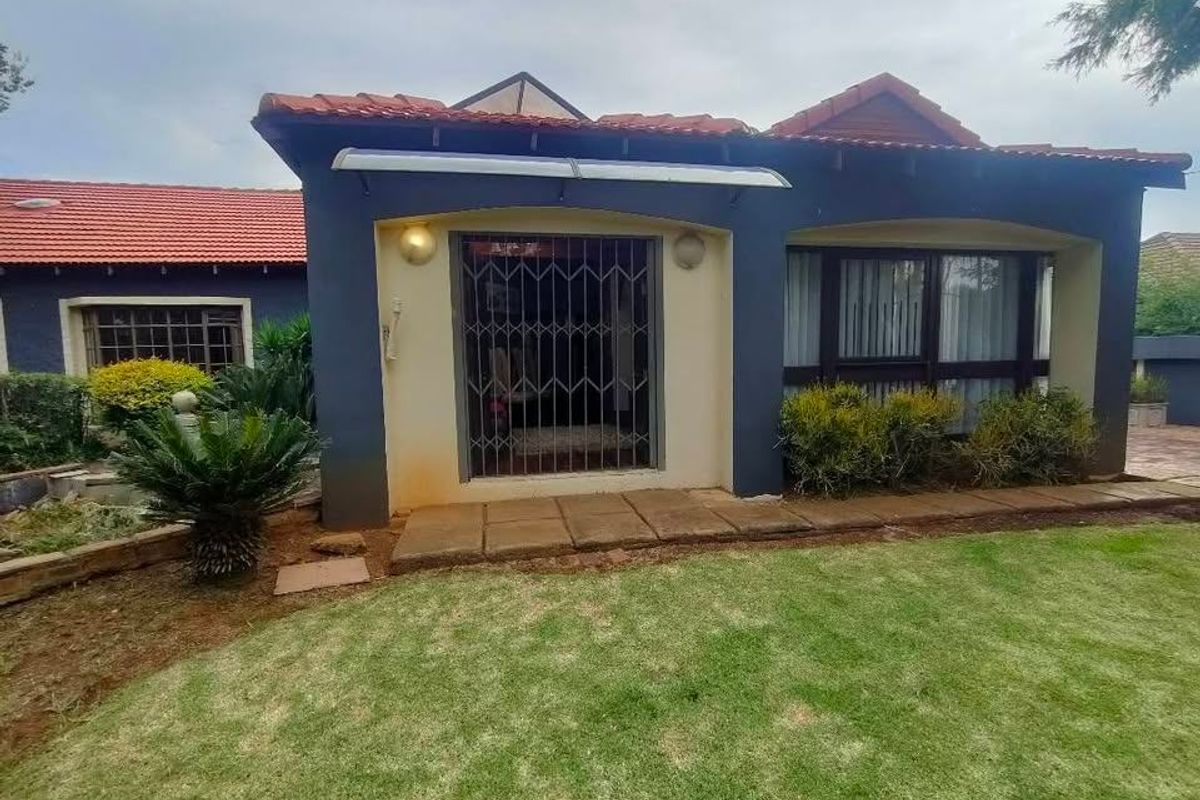 House For Sale In Roodepoort - Photo 2