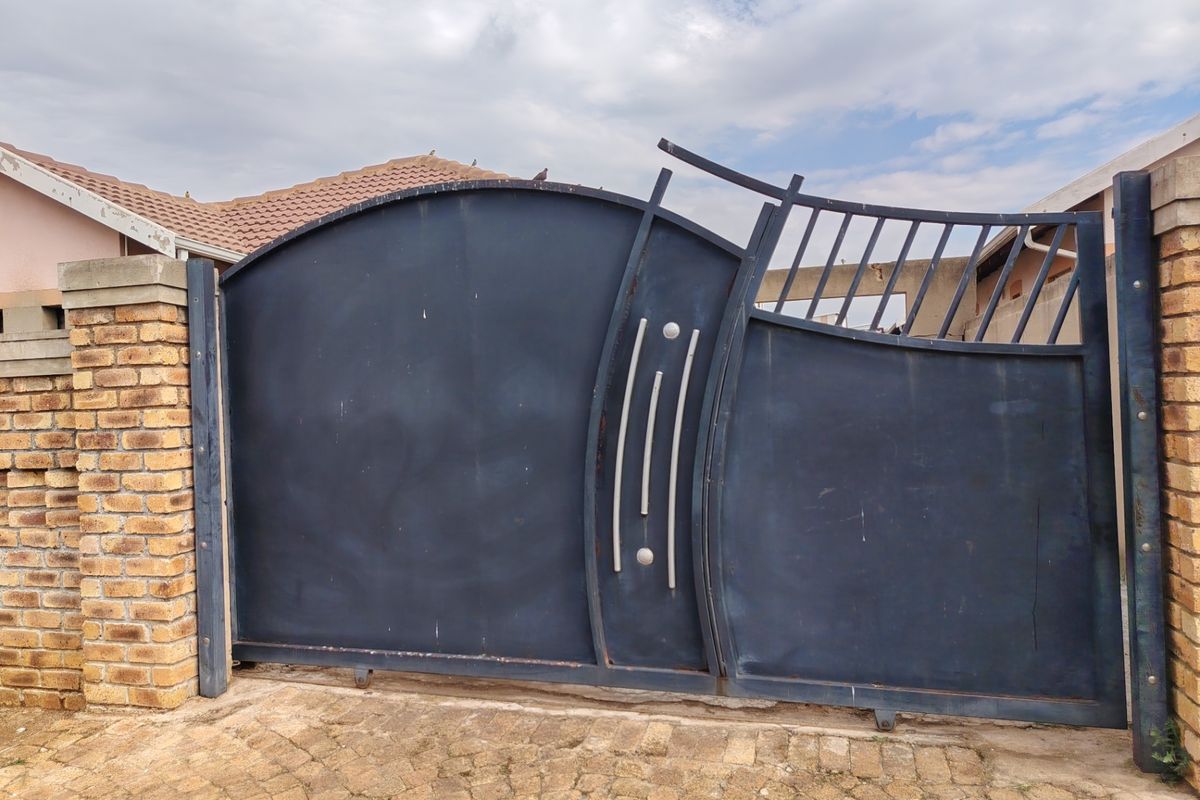 House For Sale In Boksburg - Photo 2