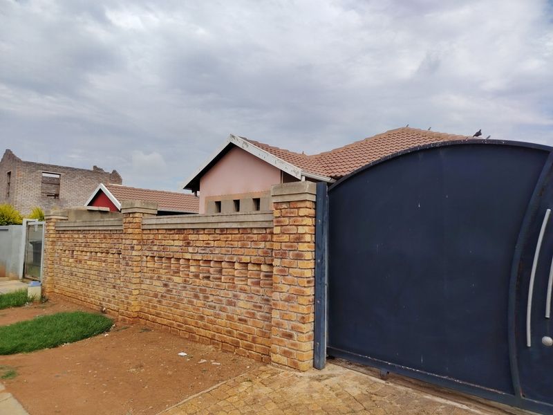 House For Sale In Boksburg - Photo 4