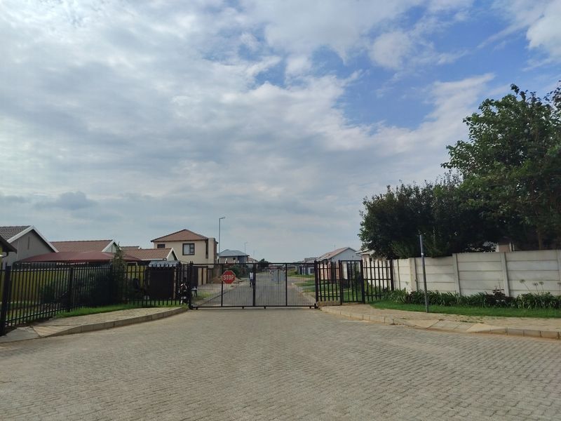 House For Sale In Boksburg - Photo 3