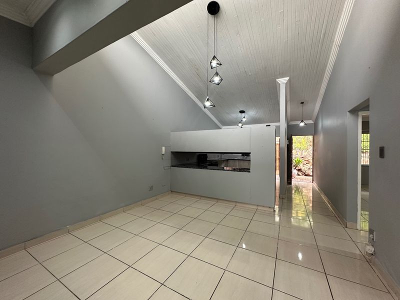 Townhouse Rental Monthly In Pretoria - Photo 7