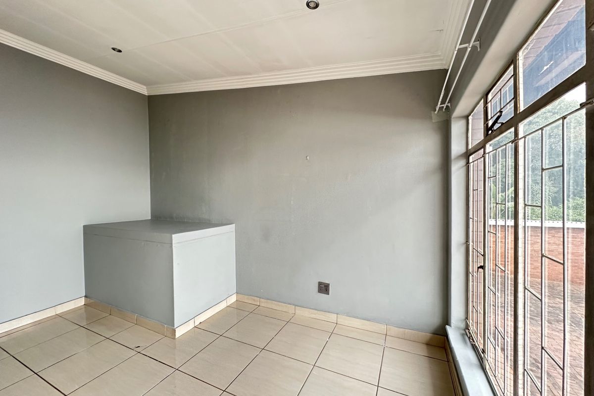 Townhouse Rental Monthly In Pretoria - Photo 4