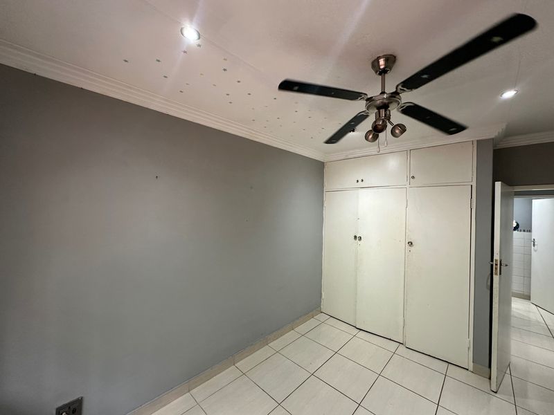 Townhouse Rental Monthly In Pretoria - Photo 9