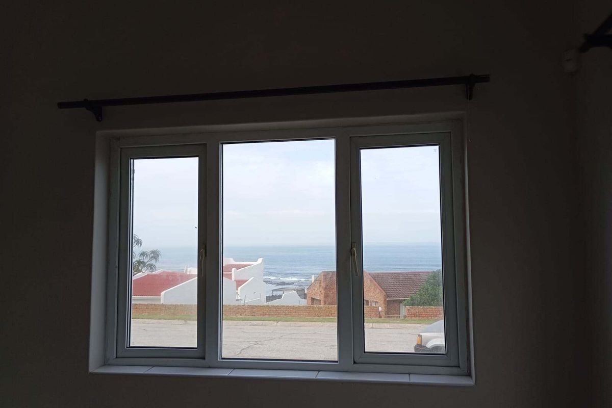 House For Sale In Port Elizabeth - Photo 4