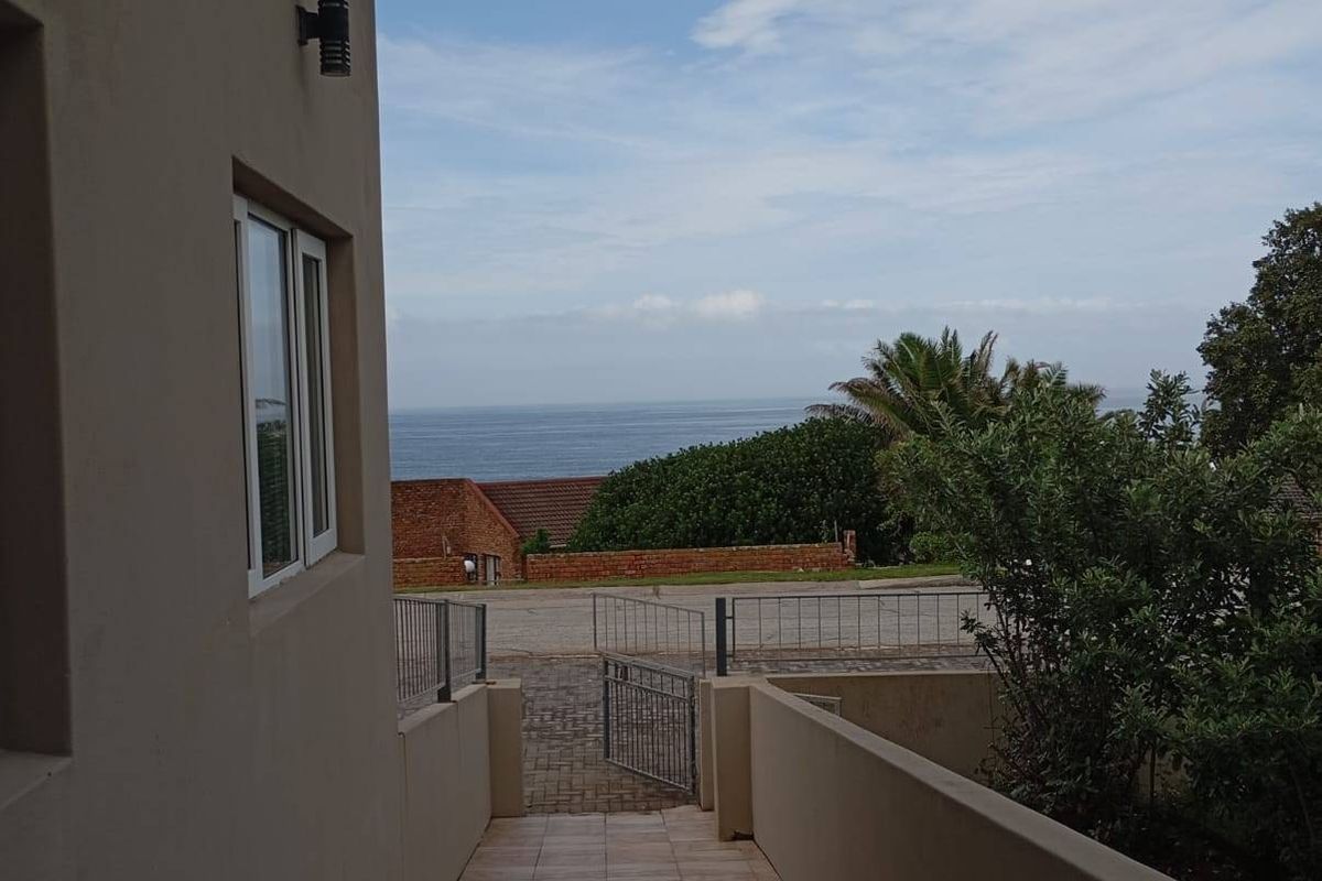 House For Sale In Port Elizabeth - Photo 2