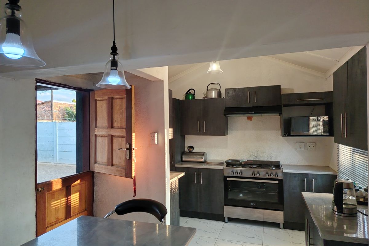 House For Sale In Nigel - Photo 2