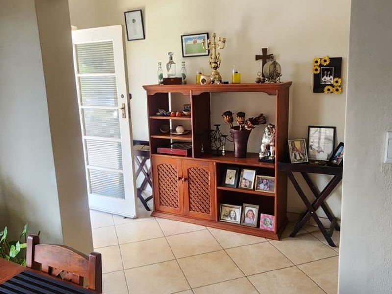 House For Sale In Johannesburg - Photo 9