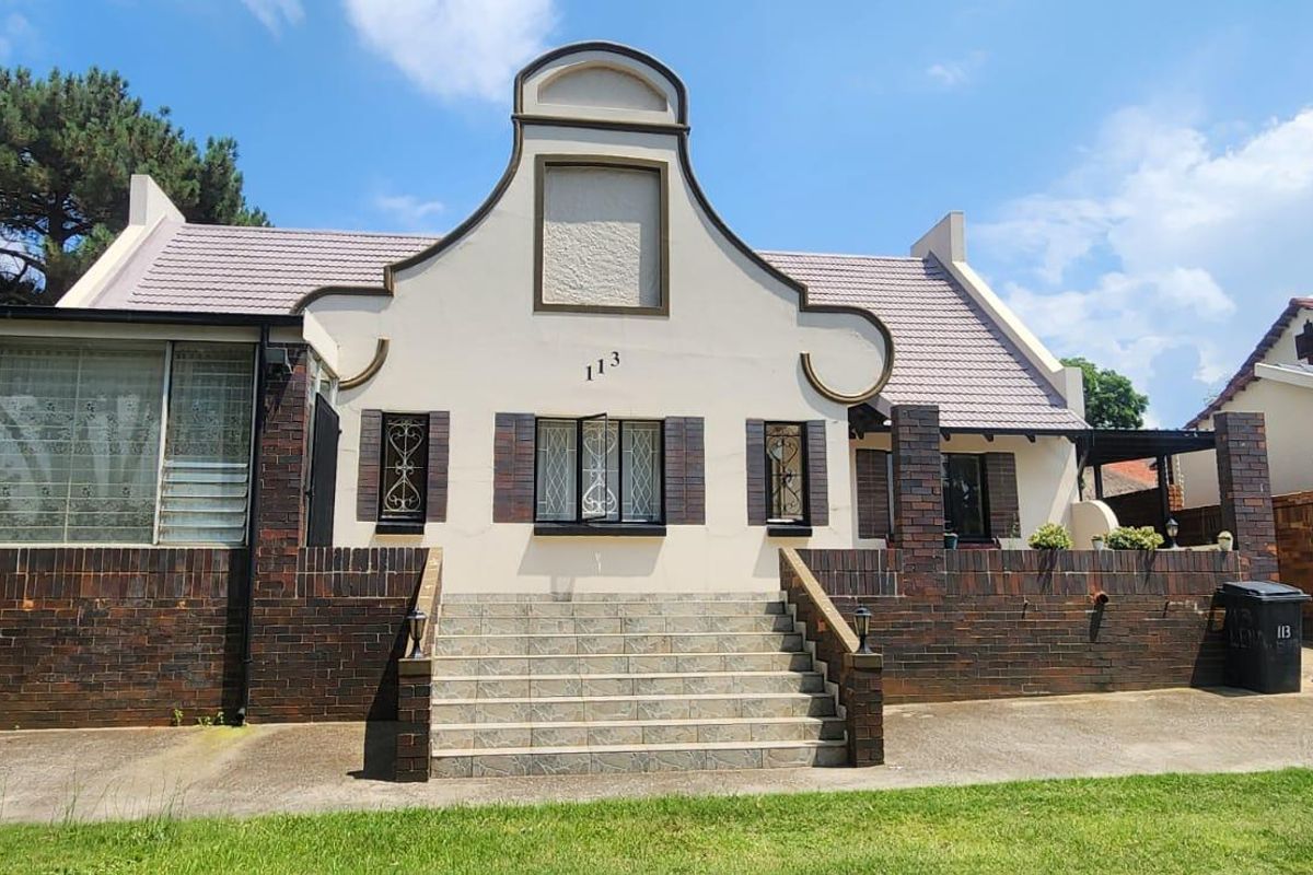House For Sale In Johannesburg - Photo 2