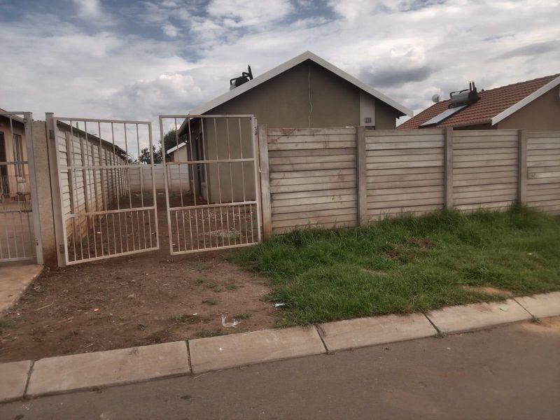 House For Sale In Alberton - Photo 2