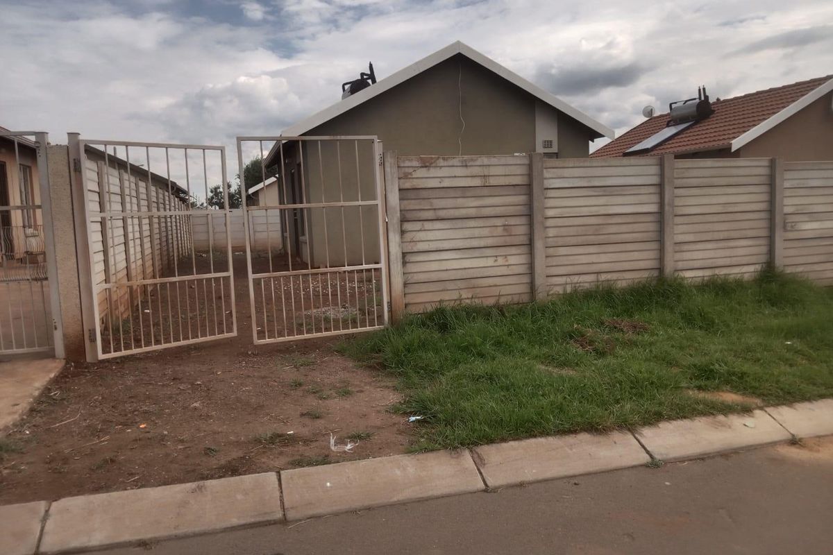 House For Sale In Alberton - Photo 2