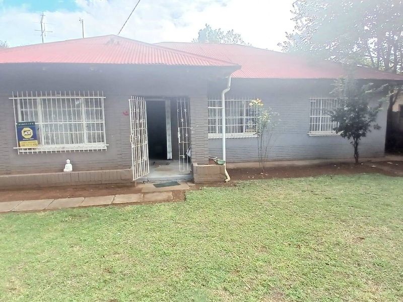 House For Sale In Vereeniging - Photo 4