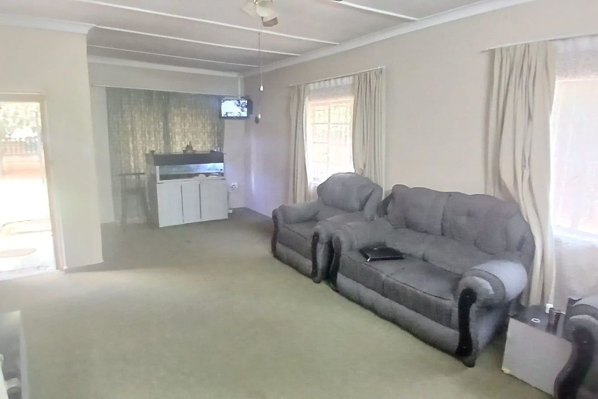 House For Sale In Vereeniging - Photo 5