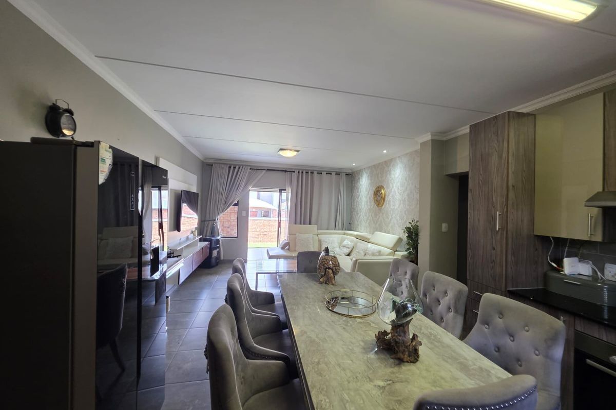 Apartment Rental Monthly In Midrand - Photo 2