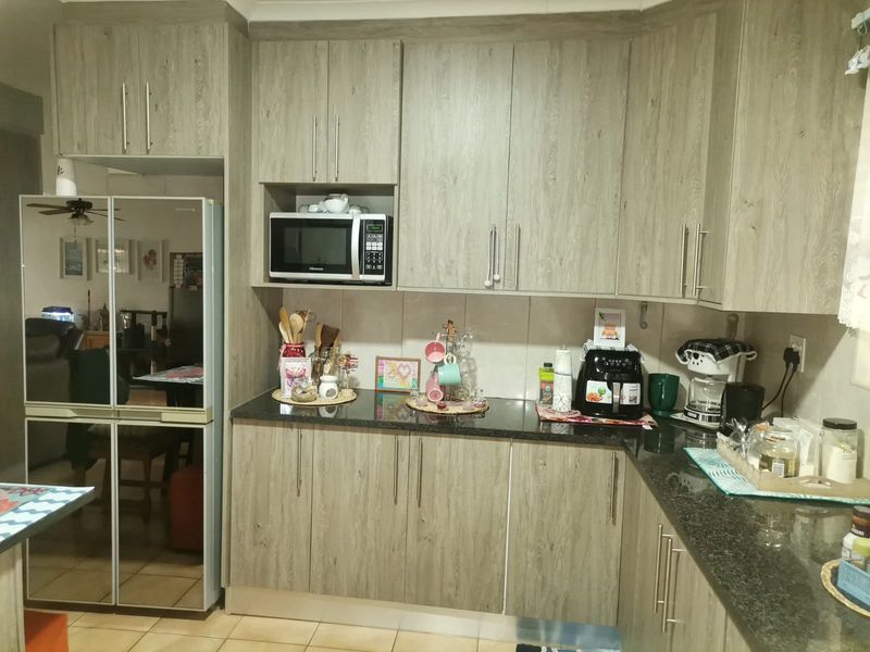 House For Sale In Pretoria - Photo 2