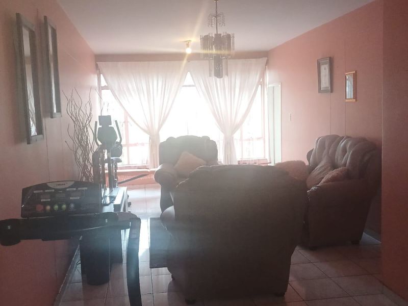 Apartment For Sale In Pretoria - Photo 3