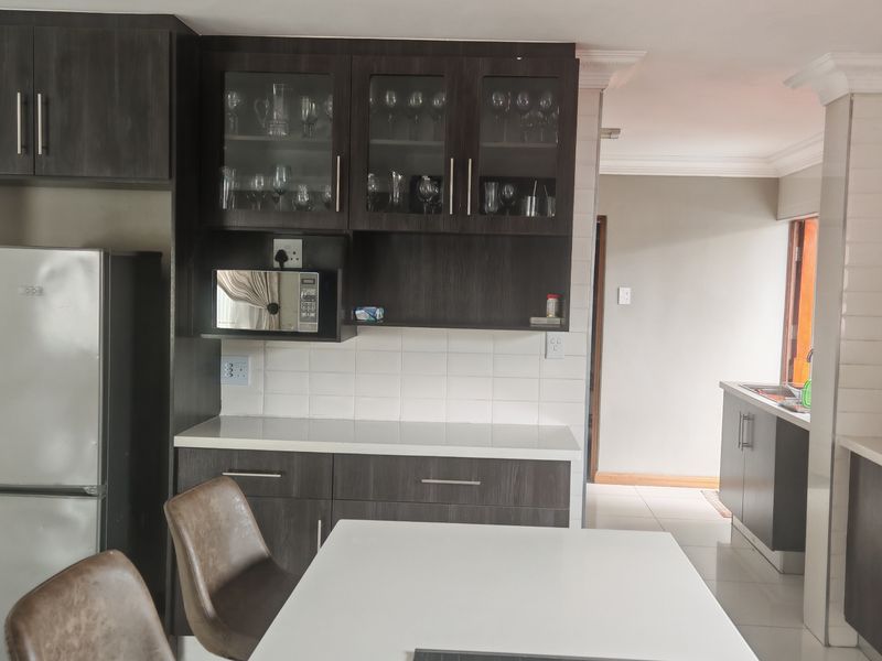Apartment For Sale In Akasia - Photo 2