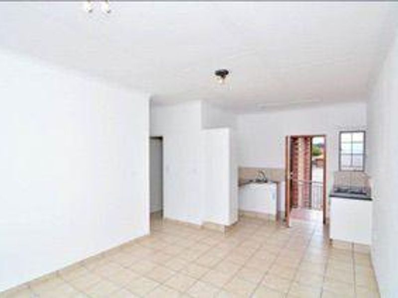 Apartment For Sale In Edenvale - Photo 5