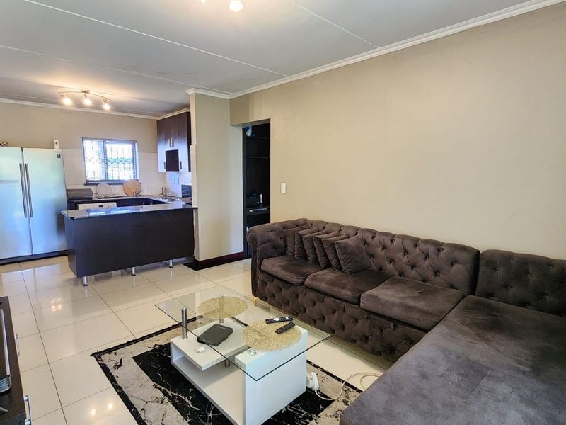 Apartment For Sale In Midrand - Photo 6