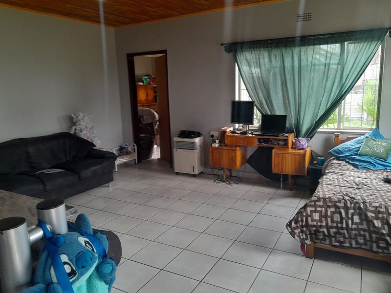House For Sale In Benoni - Photo 3