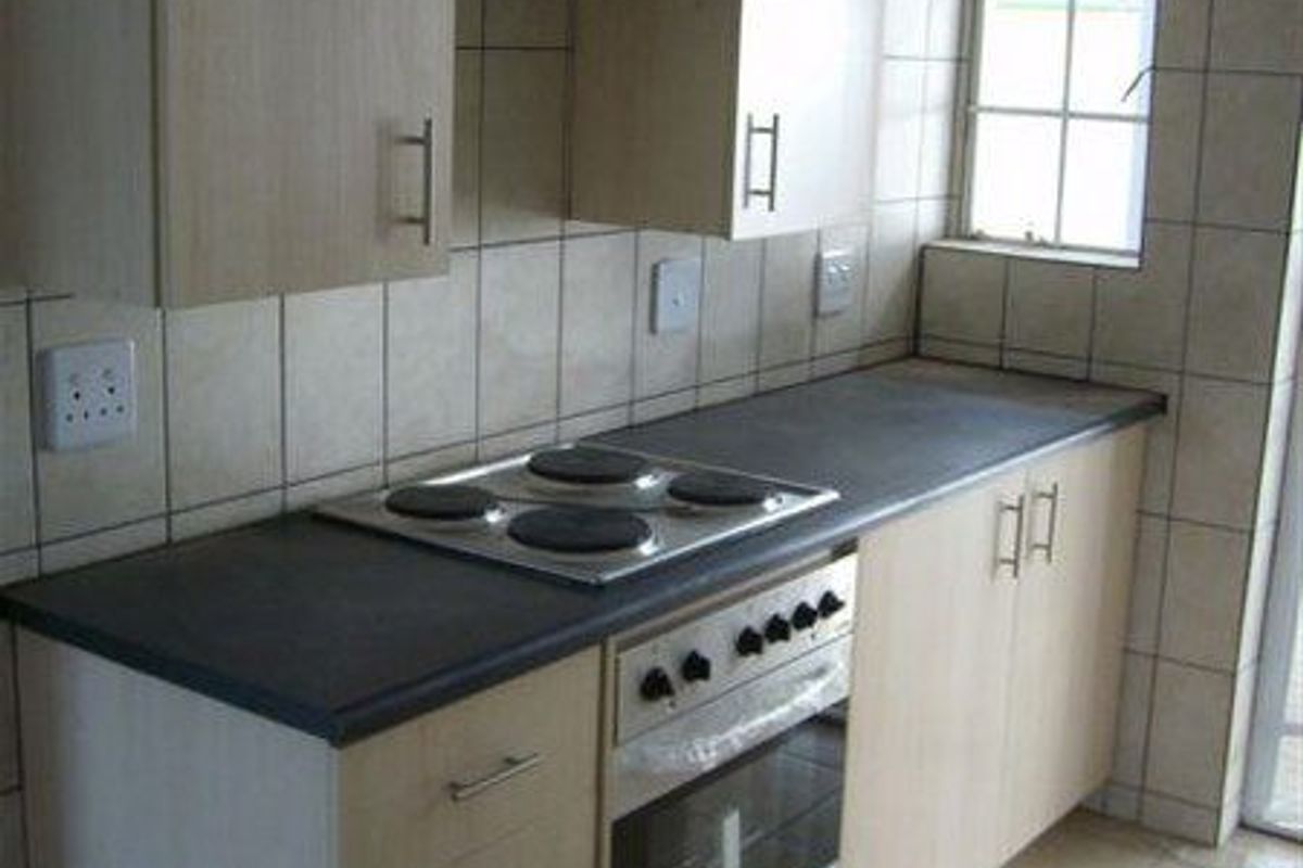 Apartment Rental Monthly In Potchefstroom - Photo 4