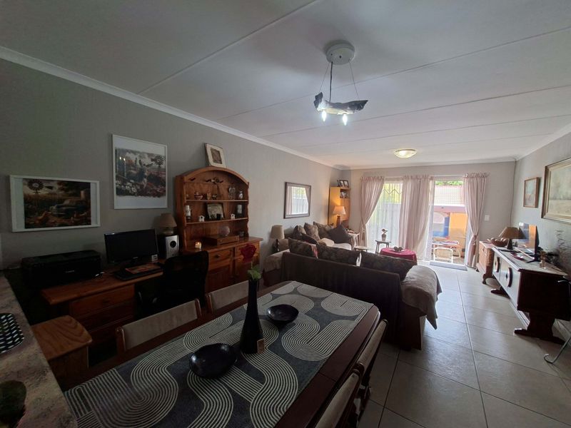 Townhouse For Sale In Roodepoort - Photo 7