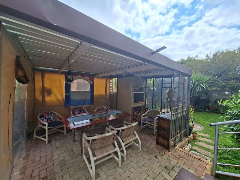 Townhouse For Sale In Roodepoort - Photo 4