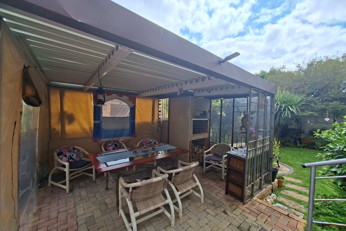 Townhouse For Sale In Roodepoort - Photo 4